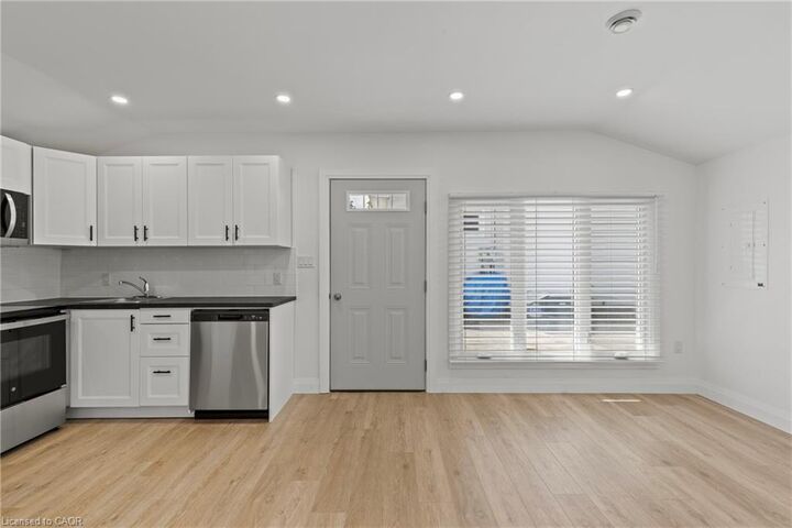 Property Photo:  362 Gatfield Avenue 2  ON L3B 5B2 