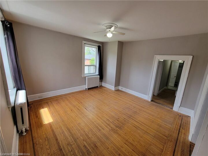 Property Photo:  303 East 19th Street 1  ON L9A 4S6 