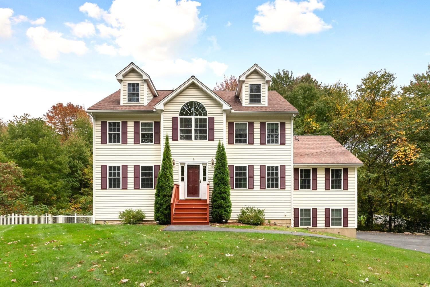 Property Photo:  30 Lowe St  MA 01876 