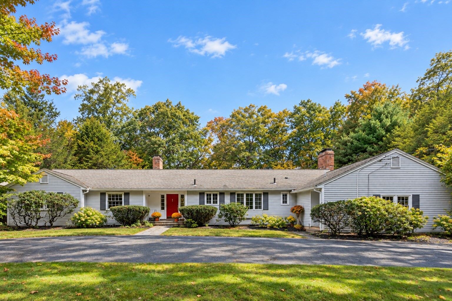 Property Photo: 39 Rollingwood Ln MA 01742