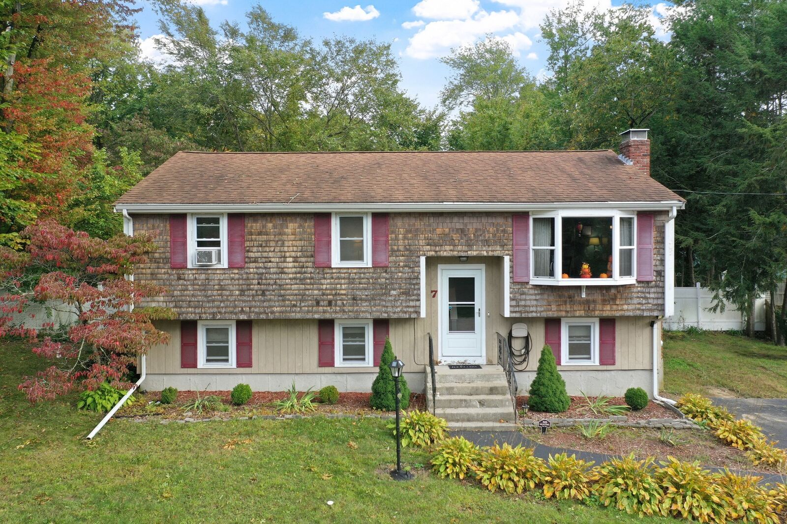 Property Photo: 7 N Lakeview Rd MA 02766