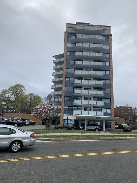 Property Photo: 300 Lynn Shore Dr 603 MA 01902