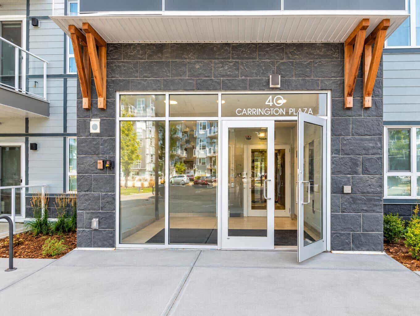 Property Photo:  40 Carrington Plaza NW 411  AB T3P 1X7 