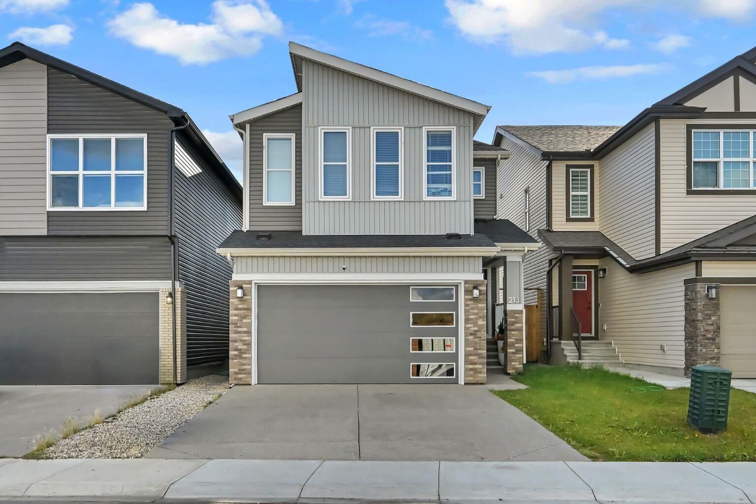 Property Photo:  213 Walgrove Boulevard SE  AB T2X 5A9 