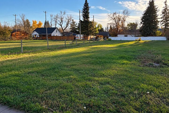 Property Photo:  214 Main Street  AB T0J 2R0 