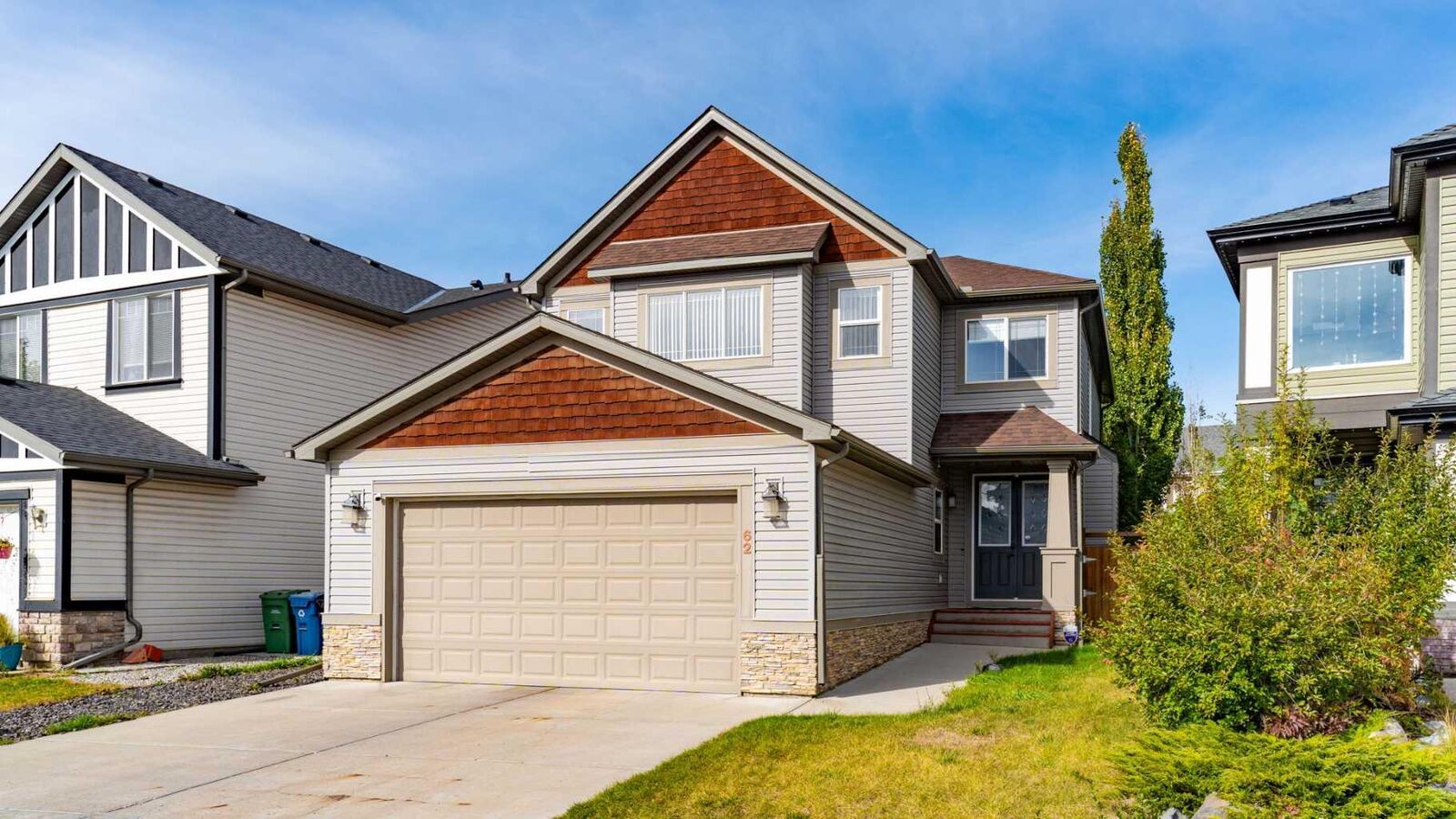 Property Photo:  62 Copperleaf Terrace SE  AB T2Z 0H9 