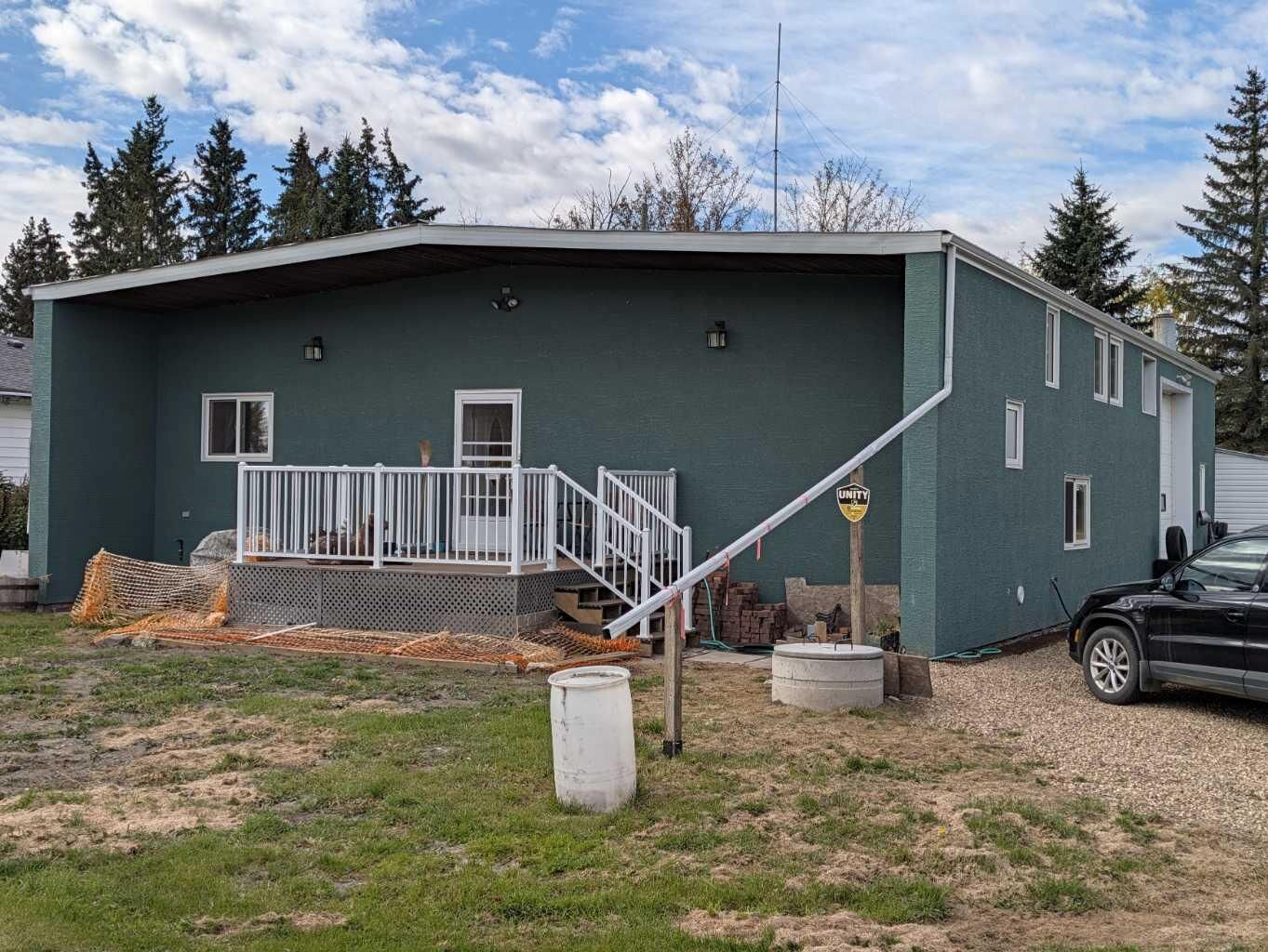 Property Photo:  802 Railway Avenue  AB T0B 3L0 