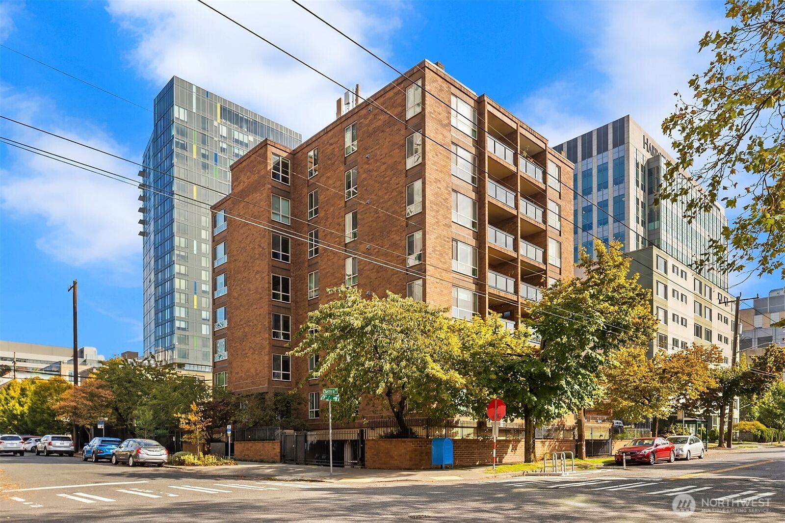 Property Photo:  905  Cherry Street 706  WA 98104 