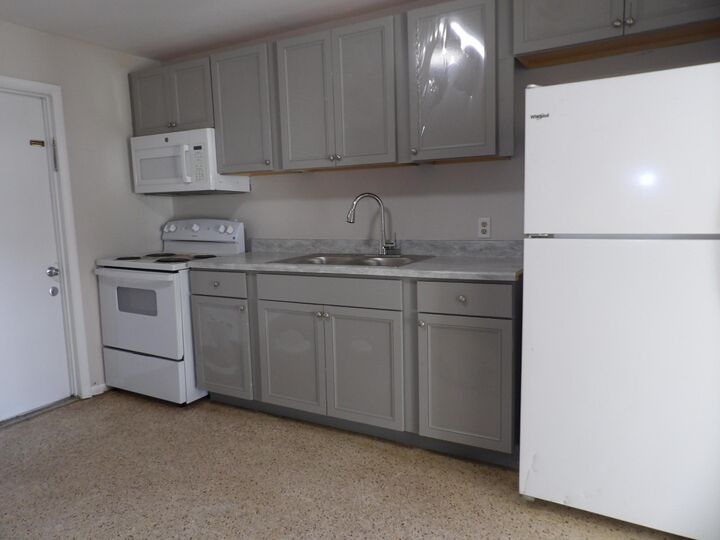 Property Photo:  2420 Seneca Avenue  FL 34946 