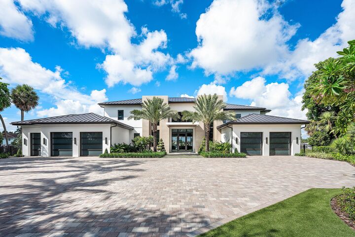 Property Photo: 2961 NE 27th Avenue FL 33064