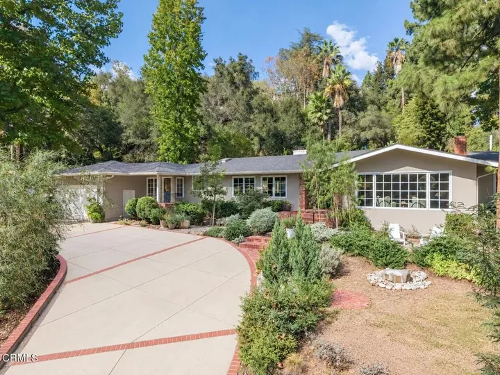 Property Photo:  250 N San Rafael Avenue  CA 91105 