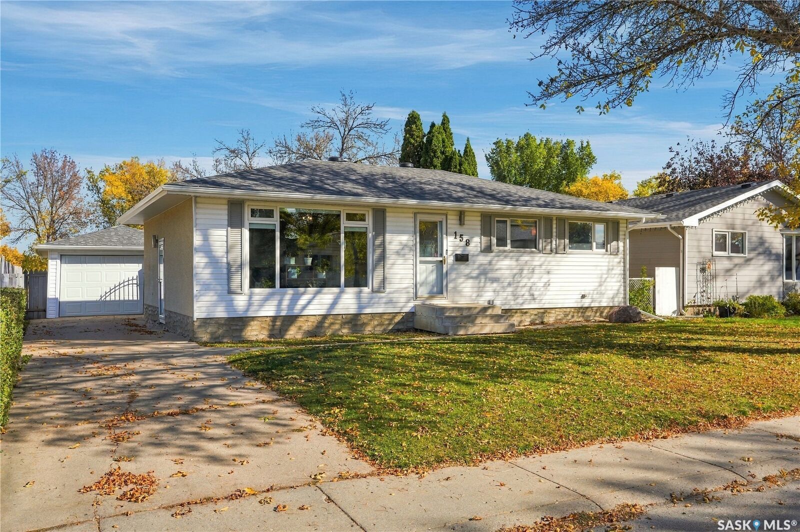 Property Photo:  158 Smallwood Crescent  SK S7L 4Z6 