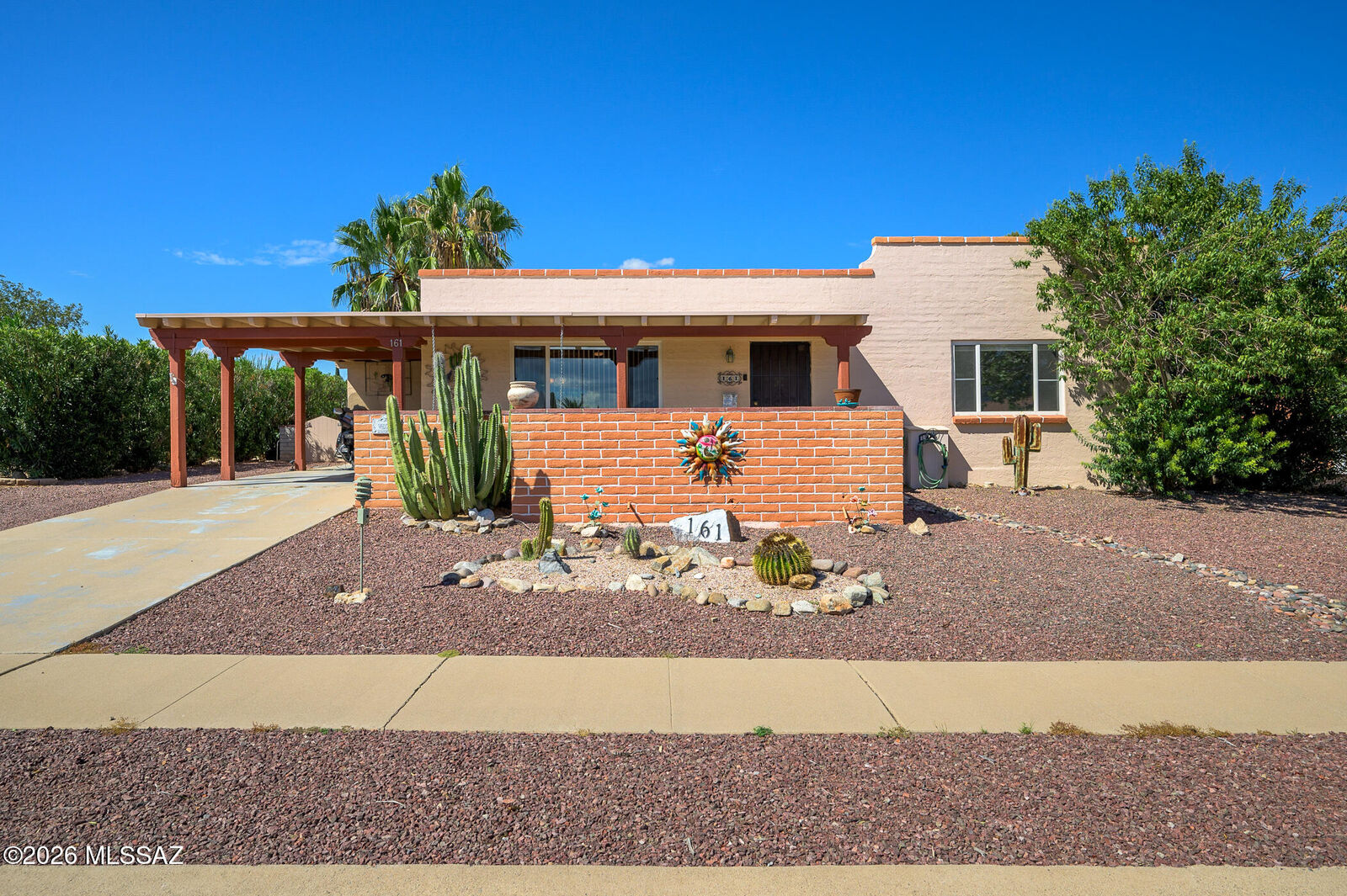 Property Photo:  161 E Los Mangos  AZ 85614 