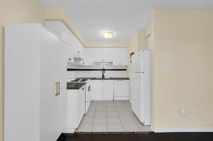 Property Photo:  245 Ferndale Drive S 58  ON L4N 0T6 