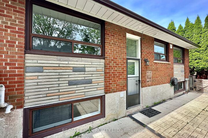 Property Photo:  46 Gentry Crescent Bsmt  ON L4C 2G9 