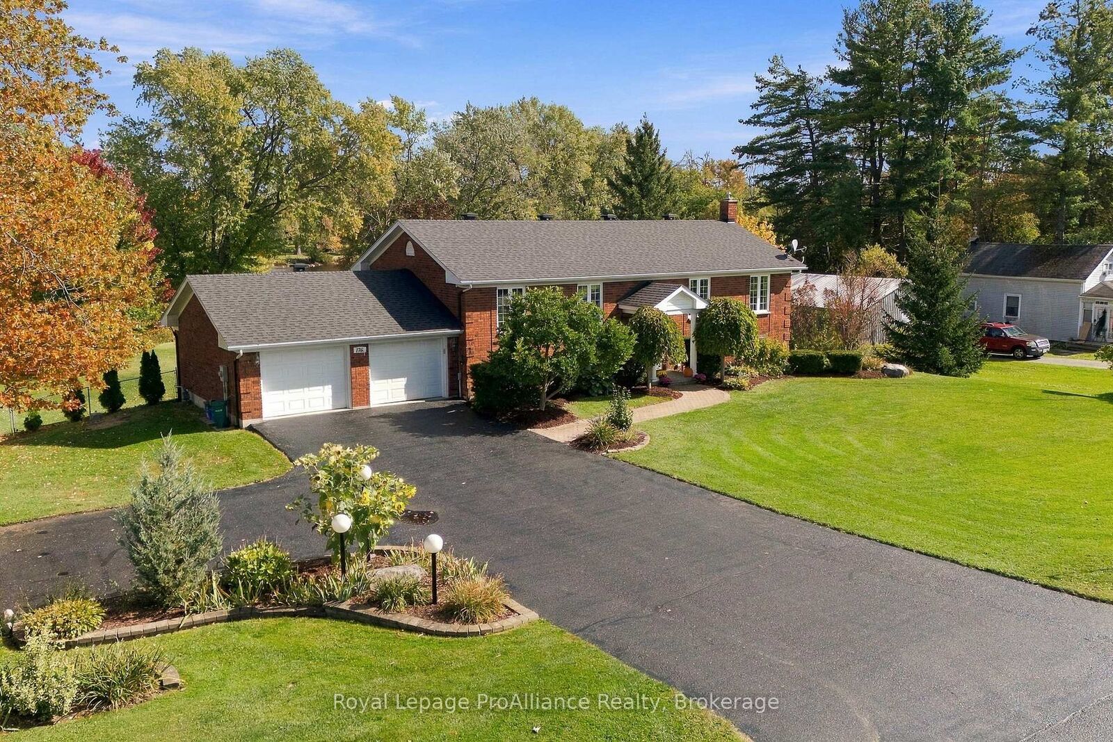 Property Photo:  176 Ashley Street  ON K0K 2B0 