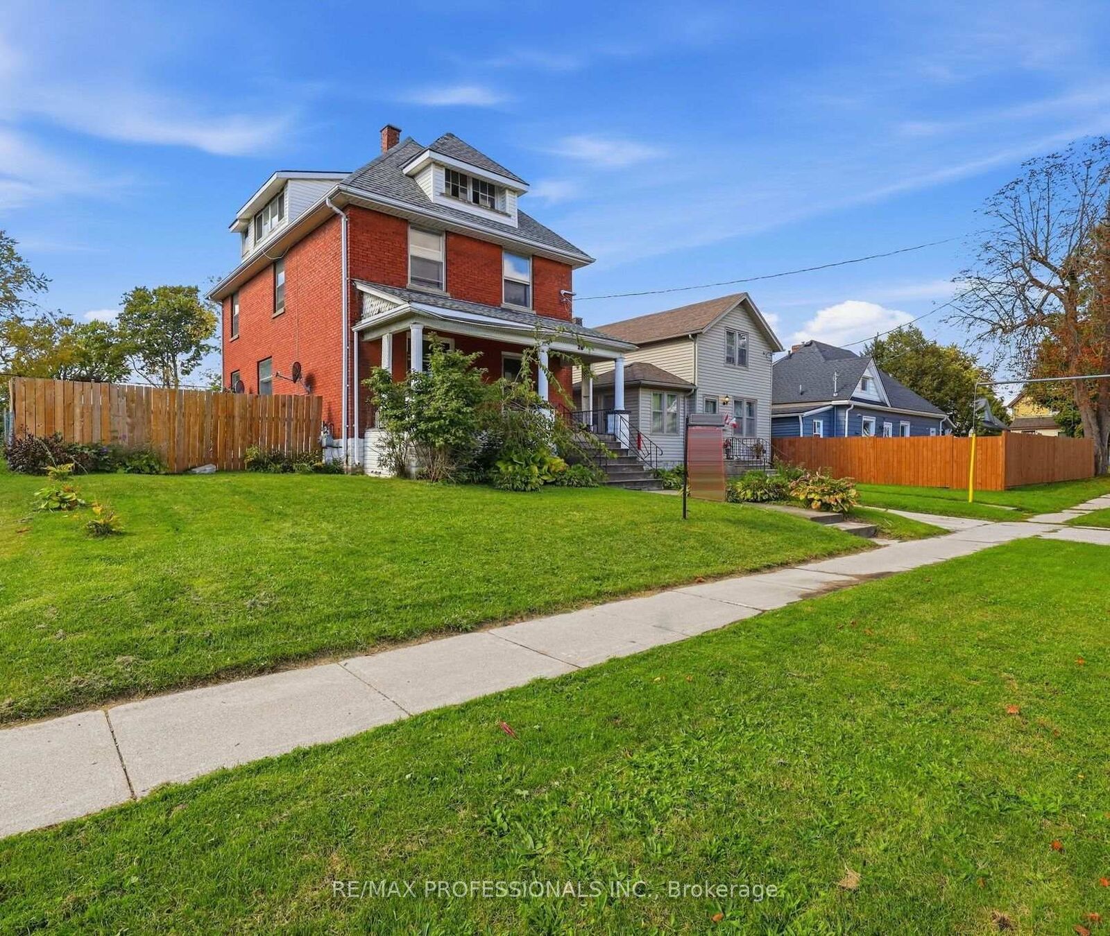 Property Photo:  26 Arthur Avenue  ON N5P 3L2 