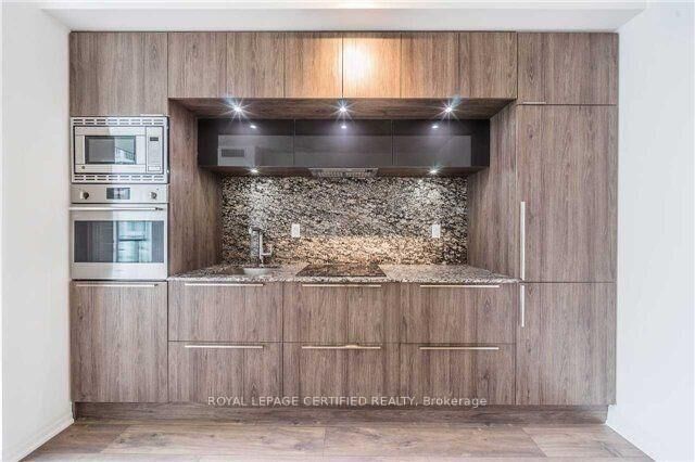 Property Photo:  88 Blue Jays Way 2211  ON M5V 0L7 
