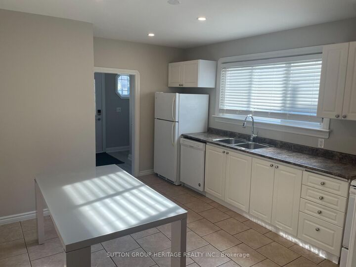 Property Photo:  236 McNaughton Avenue  ON L1H 3B6 