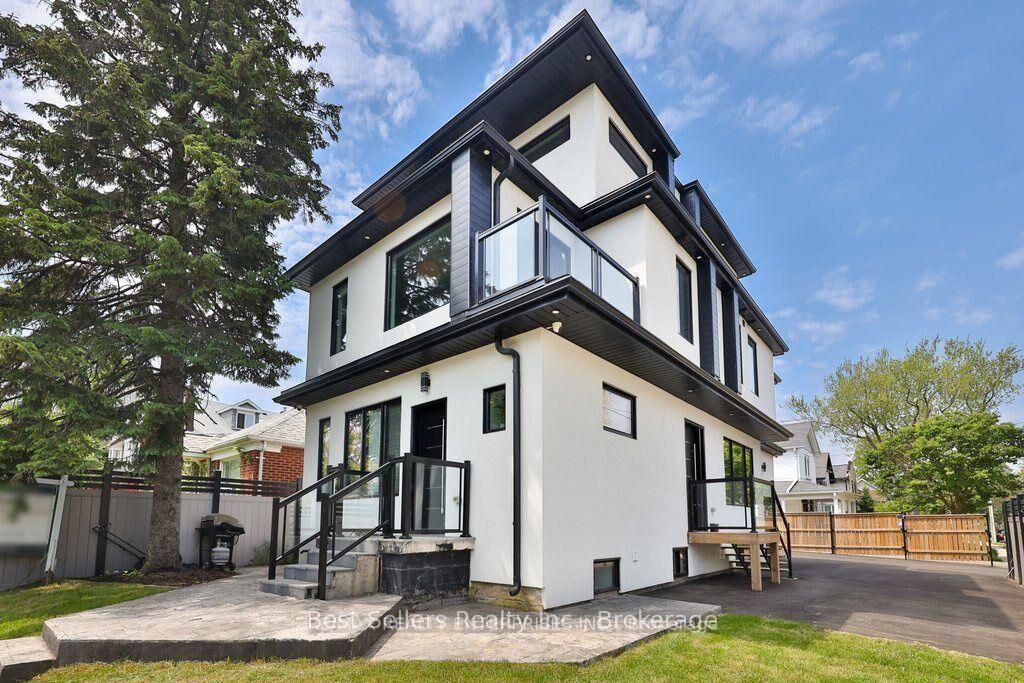 Property Photo:  172 Royal York Road 2A  ON M8V 2V4 