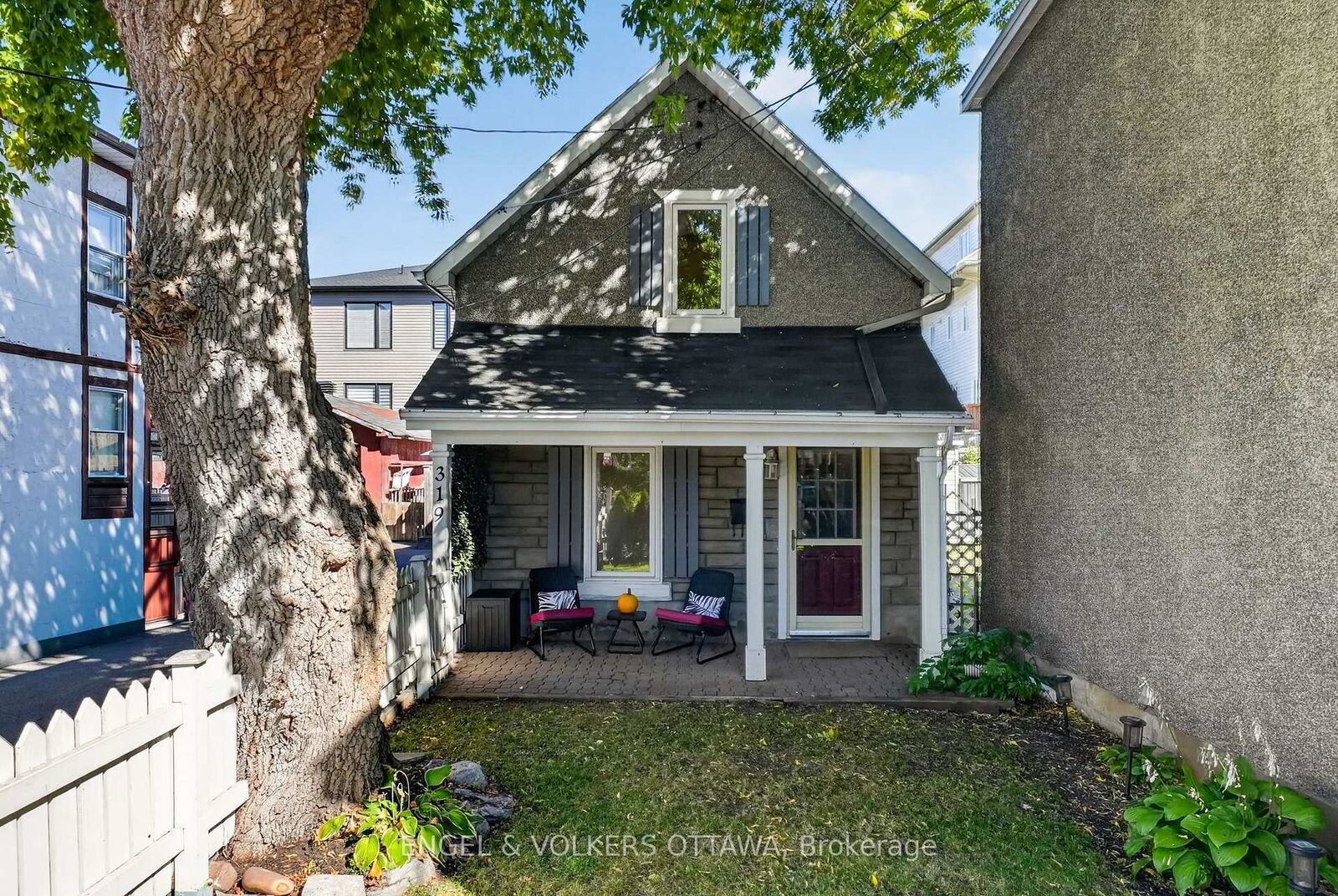 Property Photo:  319 Savard Avenue  ON K1L 7S1 
