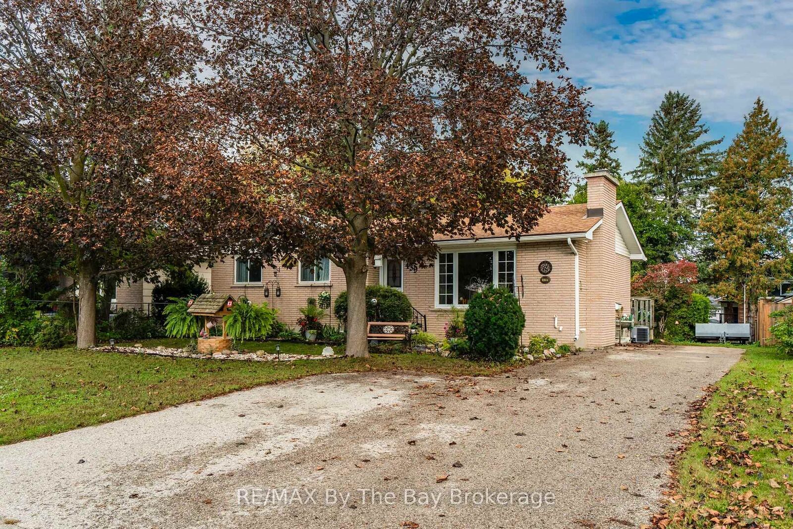 Property Photo:  439 Fifth Street  ON L9Y 1Y4 