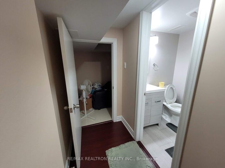 Property Photo:  110 Seasons Drive Lower  ON M1X 1X8 