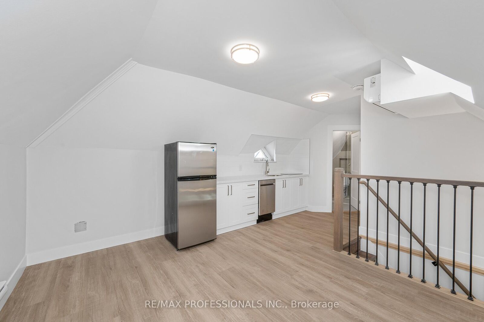 Property Photo:  388 Wilson Street #3  ON L8L 1S9 