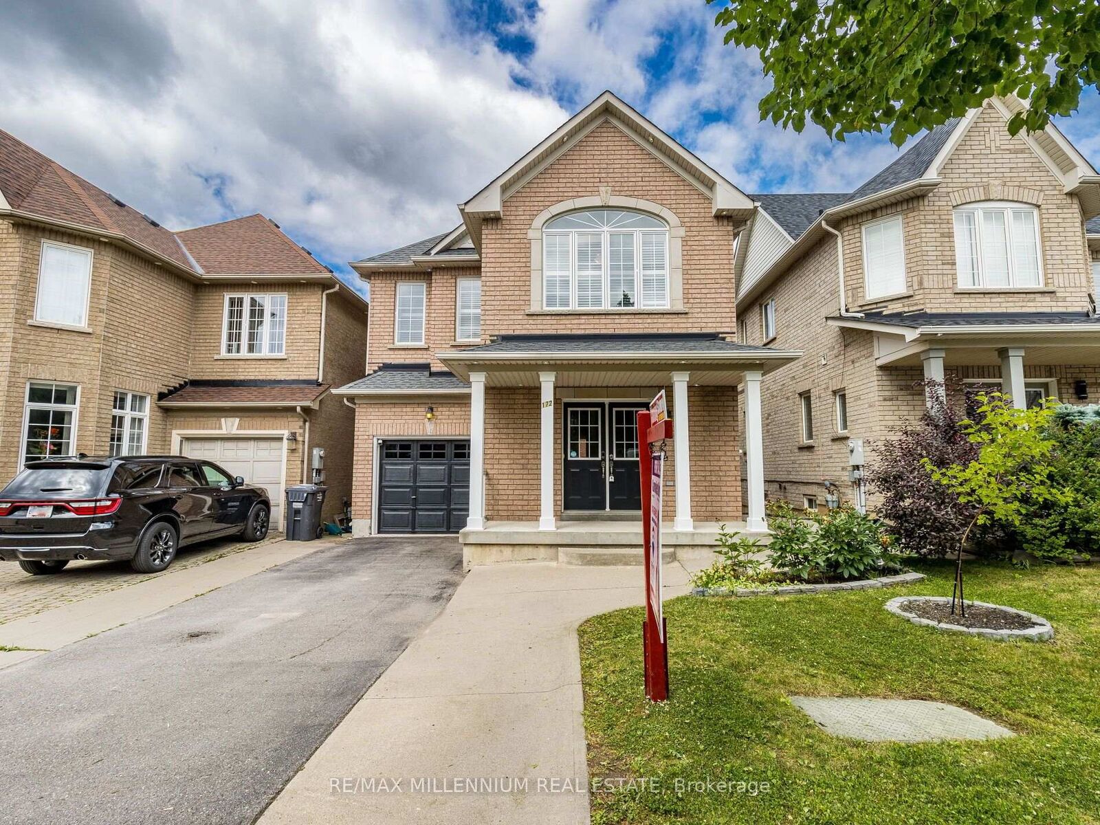 Property Photo:  172 Pefferlaw Circle  ON L6Y 0L2 