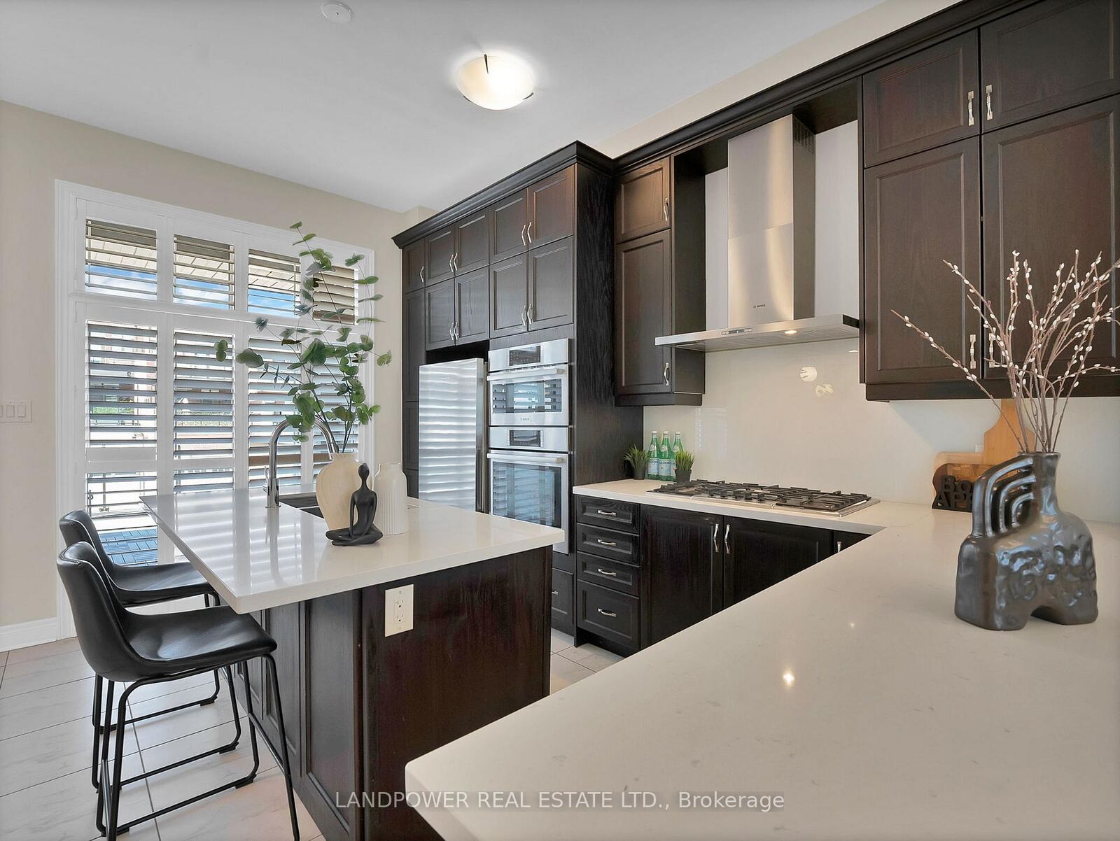 Property Photo:  8 Aylin Crescent  ON L6A 4Z8 