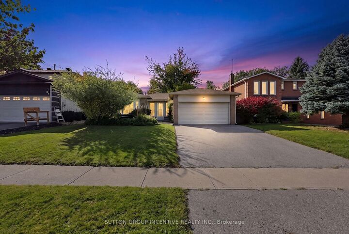 Property Photo:  38 Trillium Crescent  ON L4N 5K3 