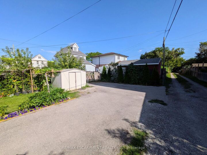 Property Photo:  7 Campbell Avenue  ON L8L 2M7 