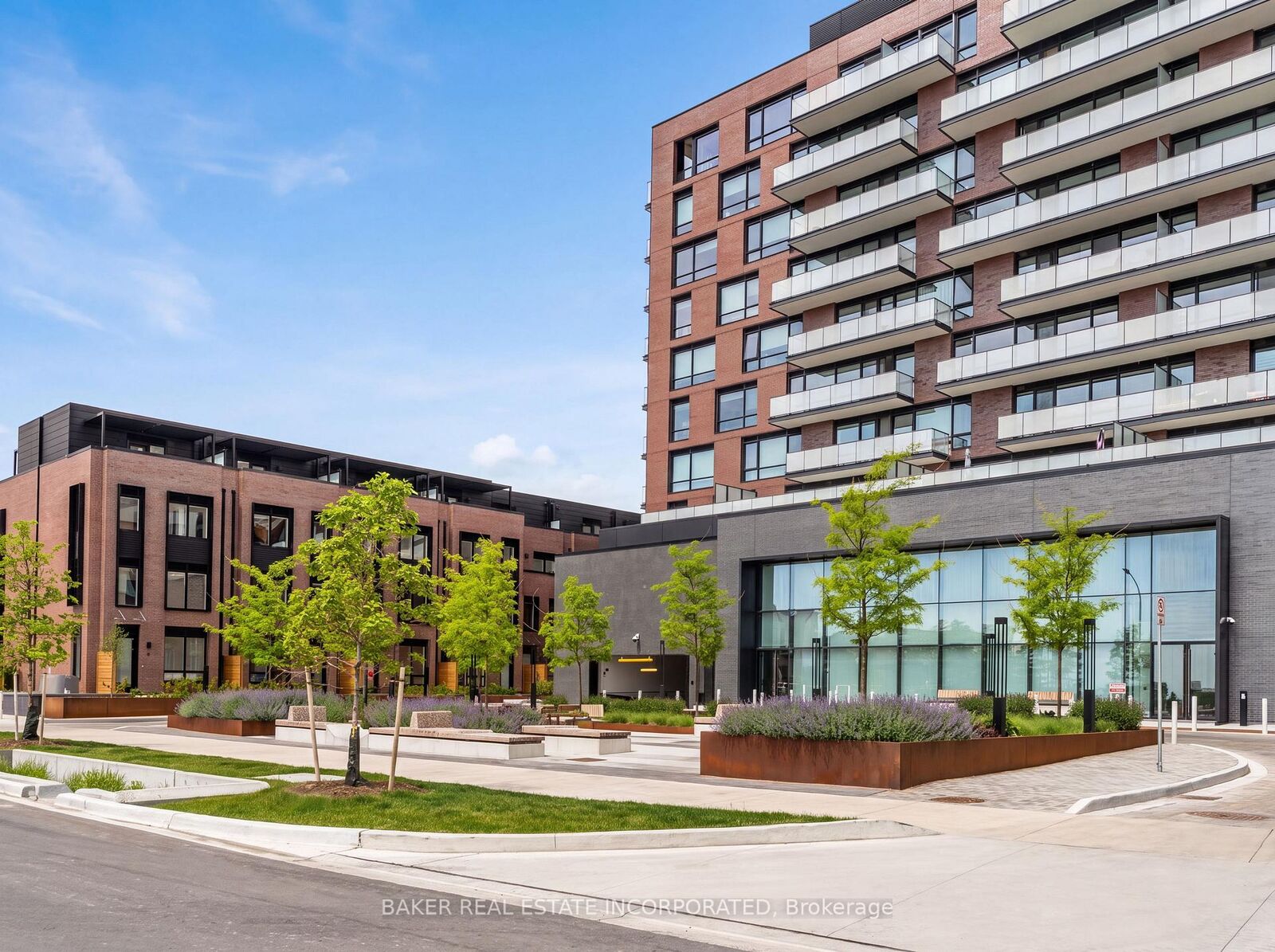 Property Photo:  251 Masonry Way 201  ON L5H 0B3 