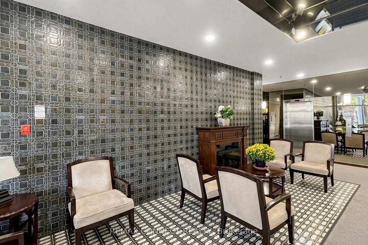 Property Photo:  121 Ling Road 1614  ON M1E 4Y2 