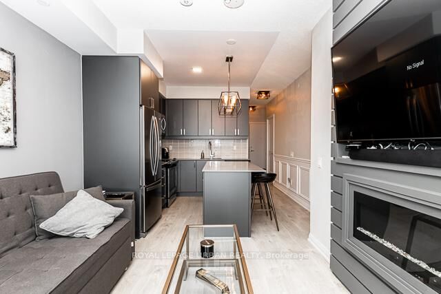 Property Photo: 7895 Jane Street Lph16 ON L4K 2M7