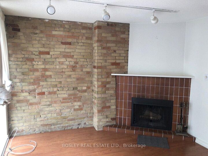Property Photo:  160 Davenport Road 2nd Floor, Apt 2  ON M5R 1J2 