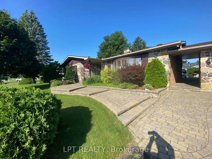 Property Photo:  10 Orchard Street  ON K6A 2V7 