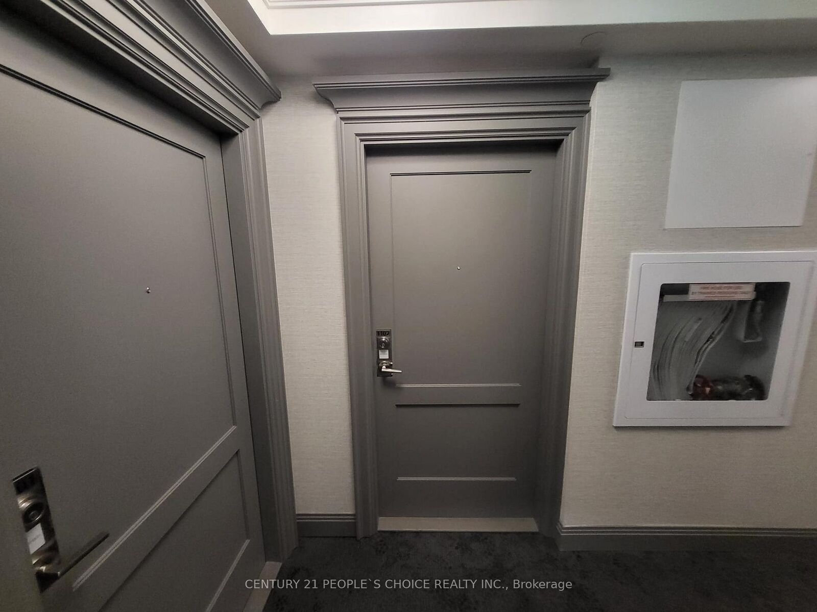 Property Photo:  30 Elm Drive W 1102  ON L5B 1L9 