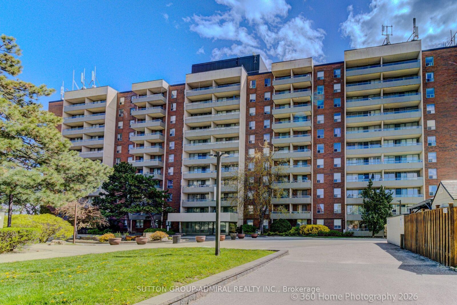 Property Photo:  1 Four Winds Drive 106  ON M3J 2T1 