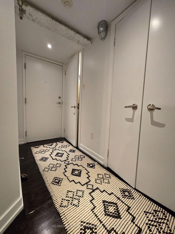 Property Photo:  1100 Lansdowne Avenue 201  ON M6H 4K1 