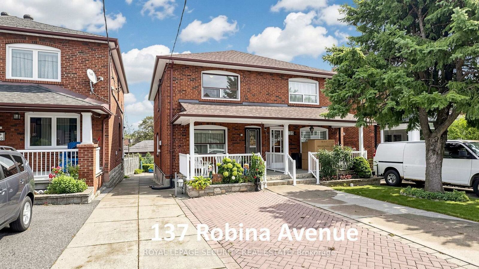 Property Photo:  137 Robina Avenue  ON M6C 3Y8 