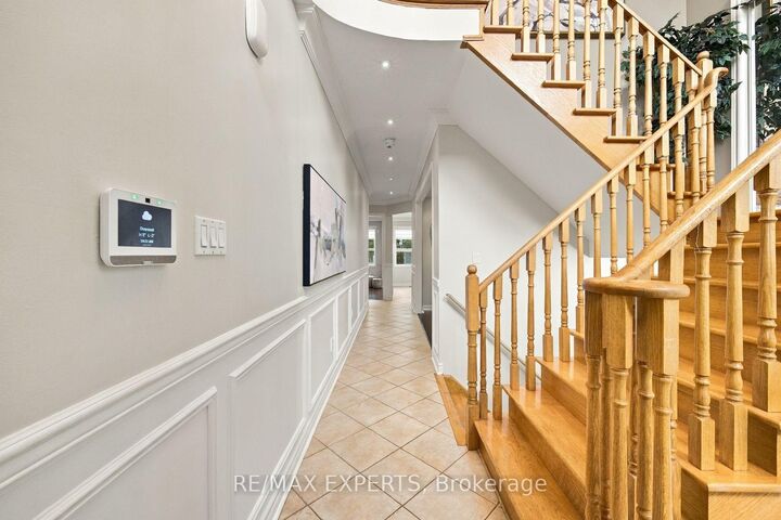 Property Photo:  