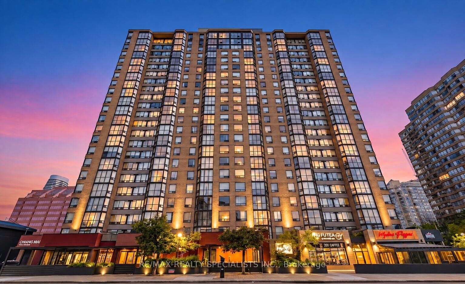 Property Photo:  285 Enfield Place 2202  ON L5B 3Y6 