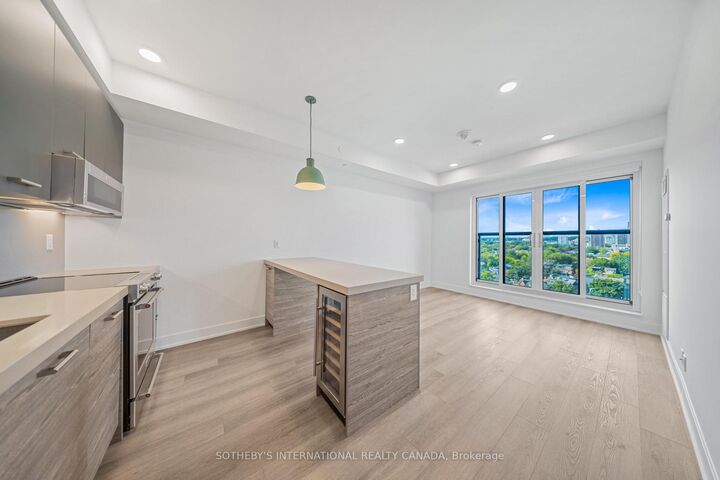 Property Photo:  484 Spadina Avenue 404  ON M5S 0E4 