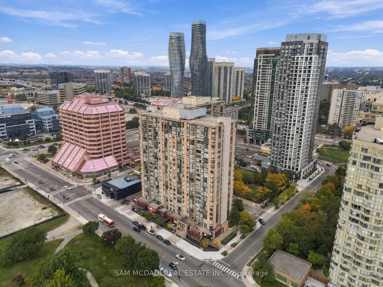 Property Photo:  265 Enfield Place 903  ON L5B 3Y7 