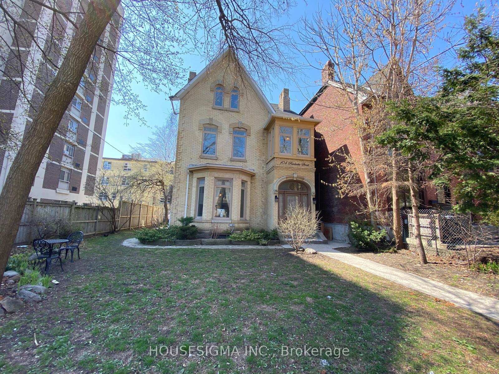 Property Photo:  104 Pembroke Street Main #1  ON M5A 2N8 