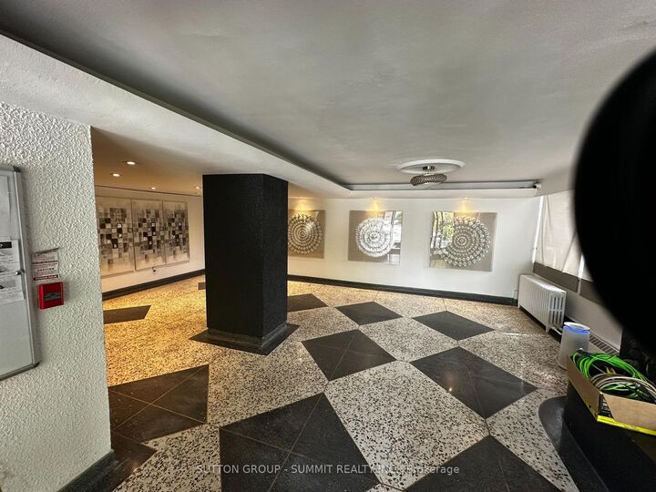Property Photo:  105 Raglan Avenue 302  ON M6C 2K7 