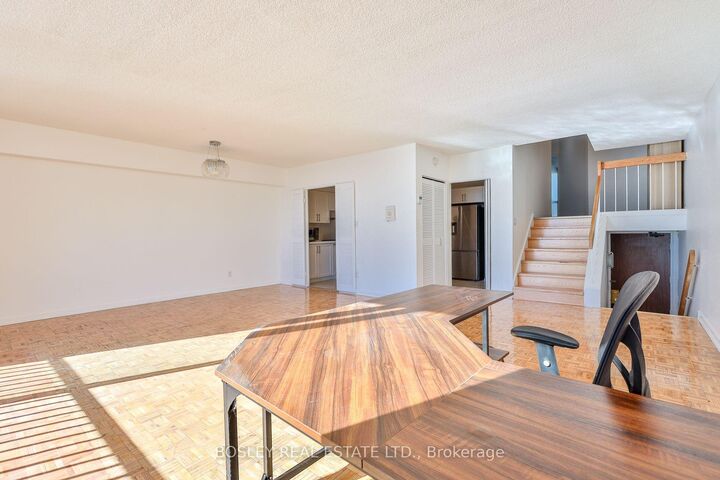Property Photo:  33 Harbour Square 2825  ON M5J 2Z6 