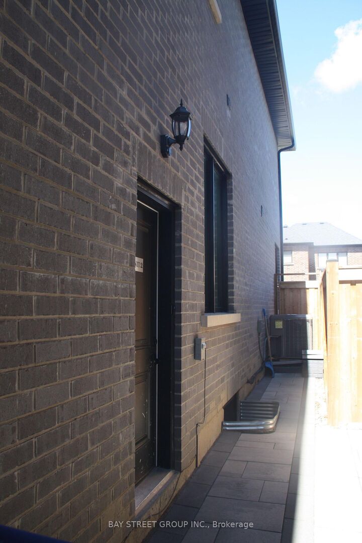 Property Photo: 22 Deer Pass Road Unit 2 ON L9N 0L6