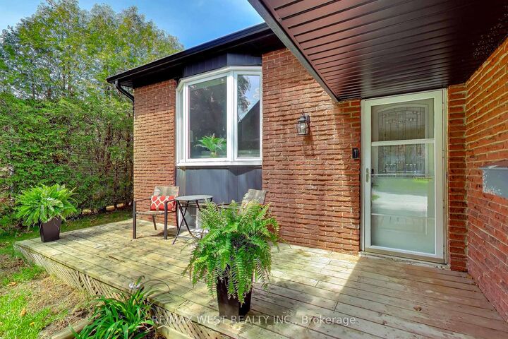 Property Photo:  128 Roser Crescent  ON L1C 3N9 